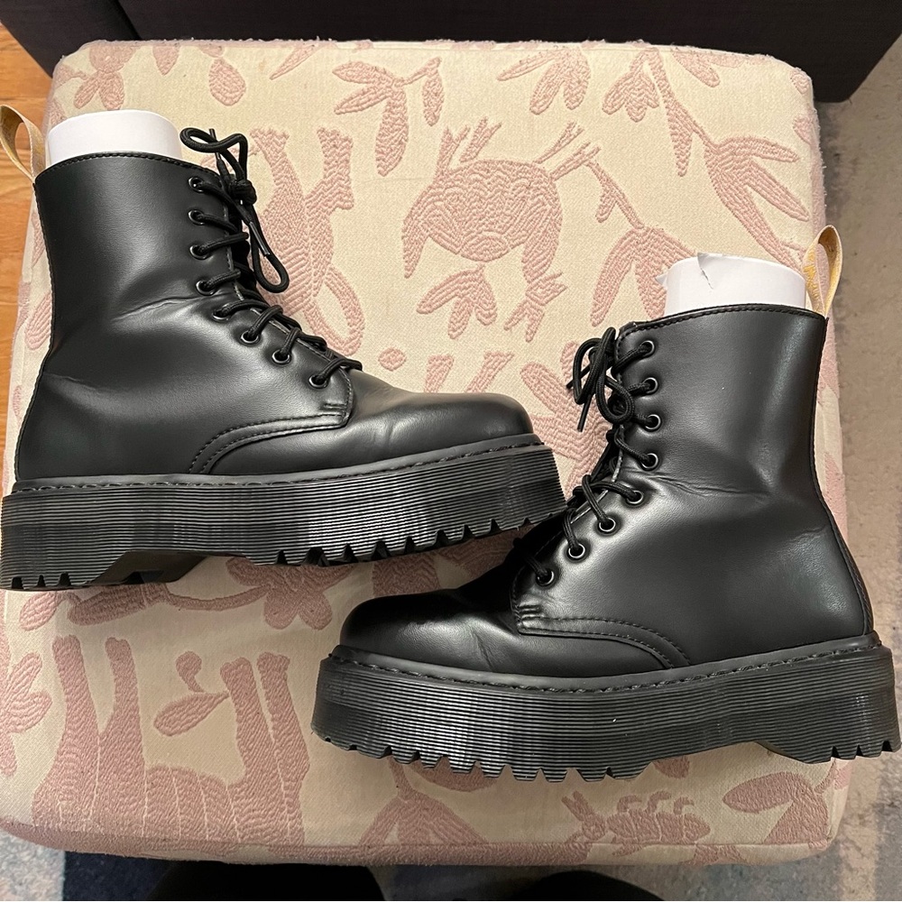 Dr. Martens vegan Jadon platform boot